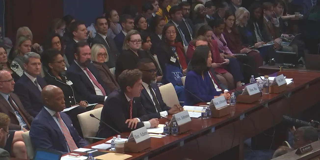 Wu habló ante el Congreso sobre la seguridad de Boston y el impacto de las políticas federales de inmigración
